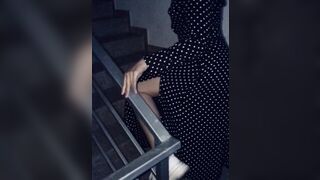 Трахаю сводную сестру в подъезде, родители пьют дома порно